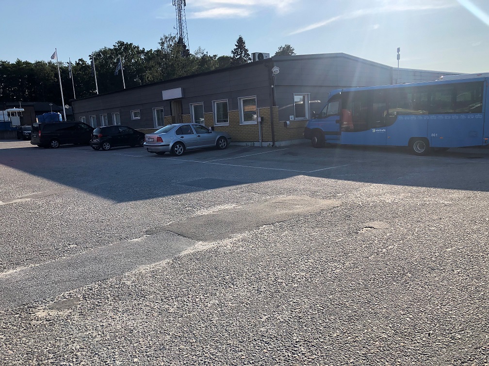 lån-2977-Bild parkering mot fasad_1